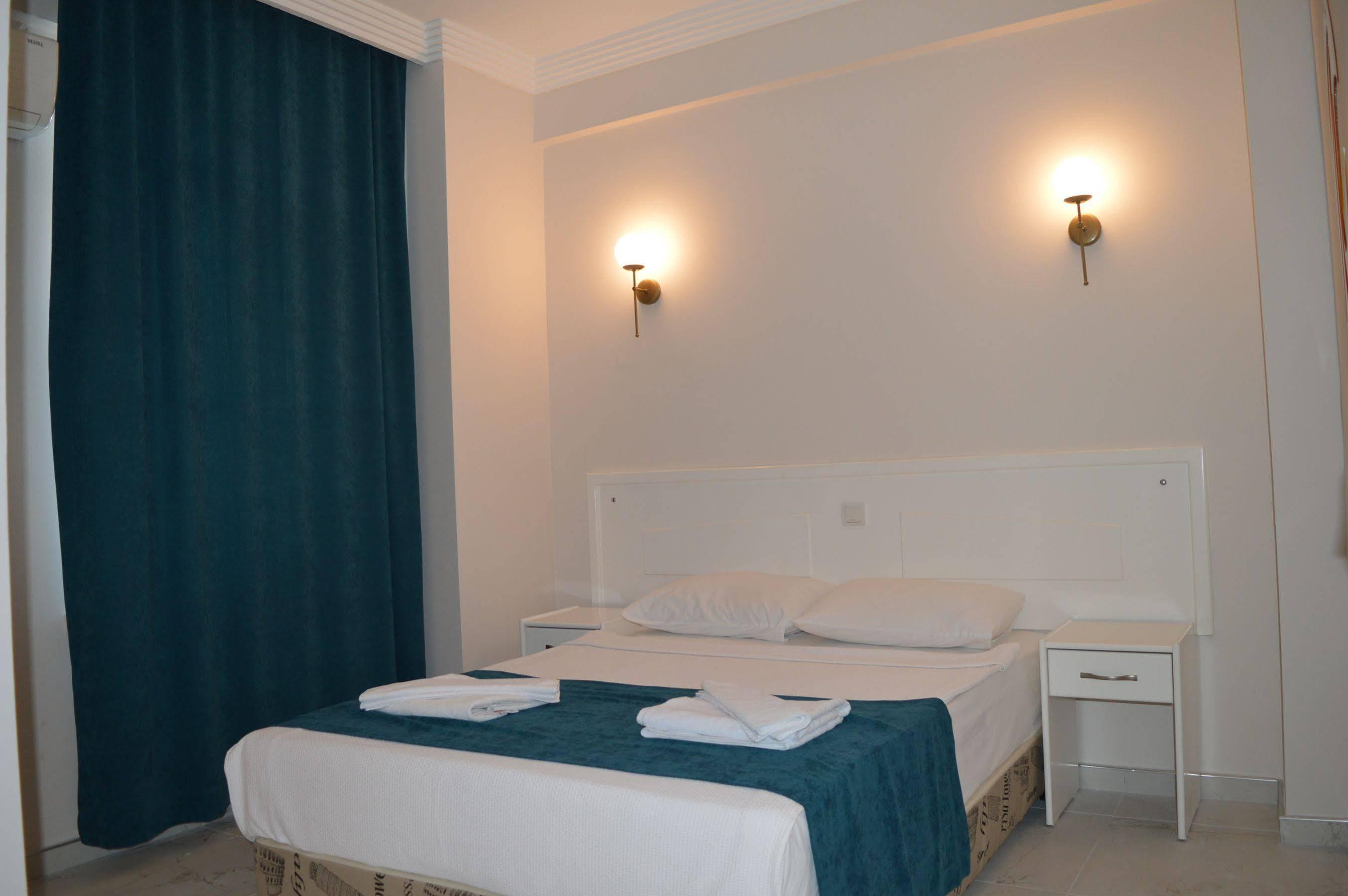 Aquila Beach Hotel Фетие Екстериор снимка